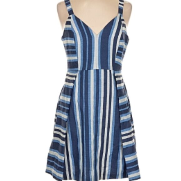 BCBGeneration Dress Pretty Size 8 M Blue Vacation - Picture 1 of 4